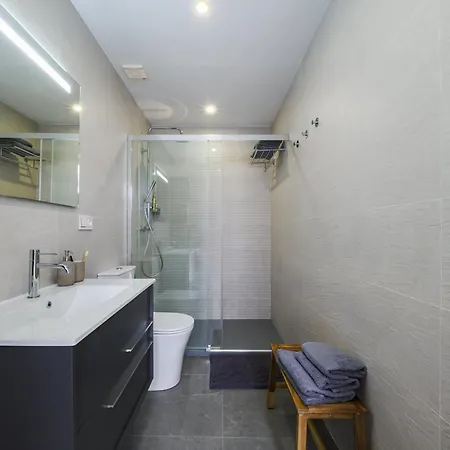 Holiday home Cubo's Lola Nueva House Town Center *