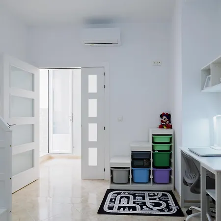 Holiday home Cubo's Lola Nueva House Town Center